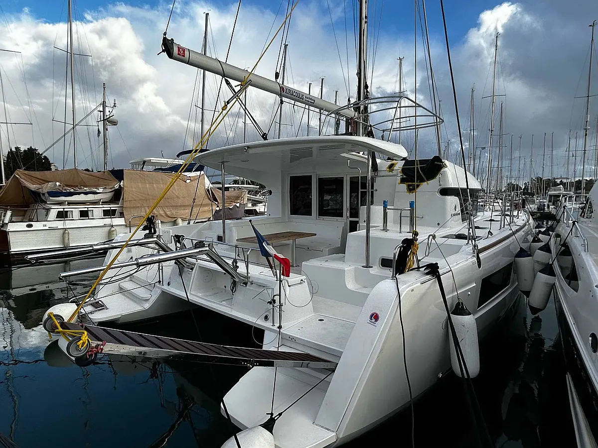 Lagoon 40 (4 cab.)