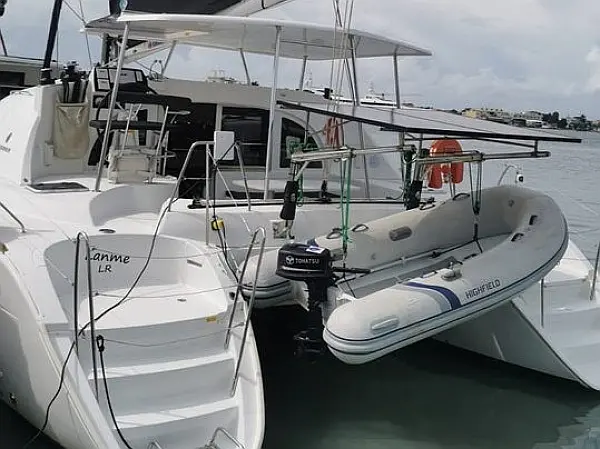 Lagoon 380 (4 cab.)
