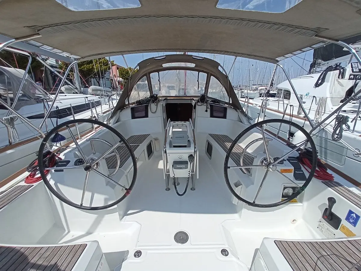 Sun Odyssey 379 (3 cab.)