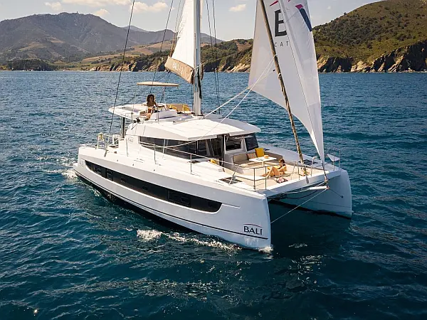 Bali 4.2 (5 cab.)